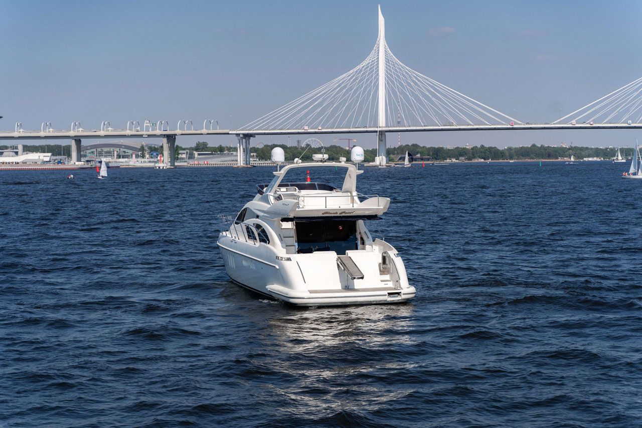 Прокат яхты «Азимут 55 / Azimut 55» с капитаном в СПб — фото 15