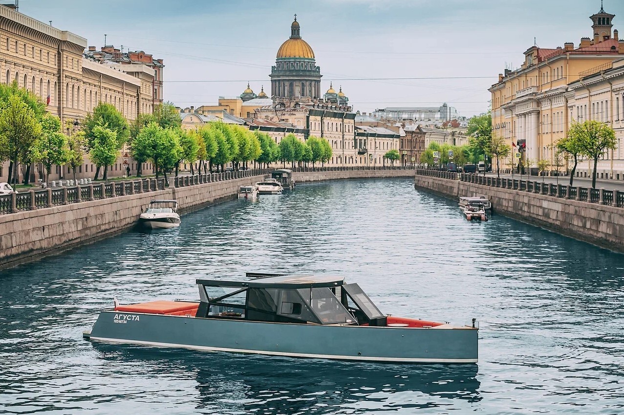 Катер Агуста