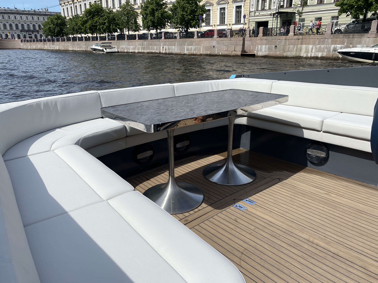 Яхта «Монако» на воде в Петербурге