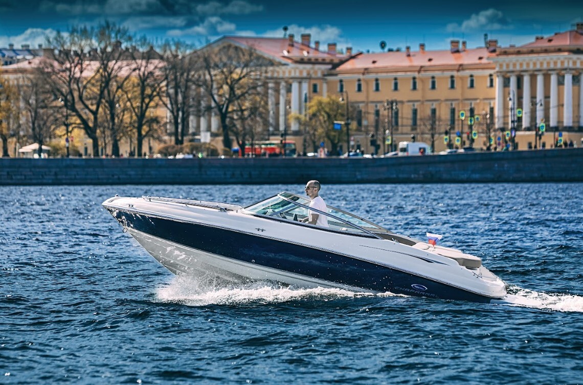 Аренда катера «Кейптаун» для отдыха на воде