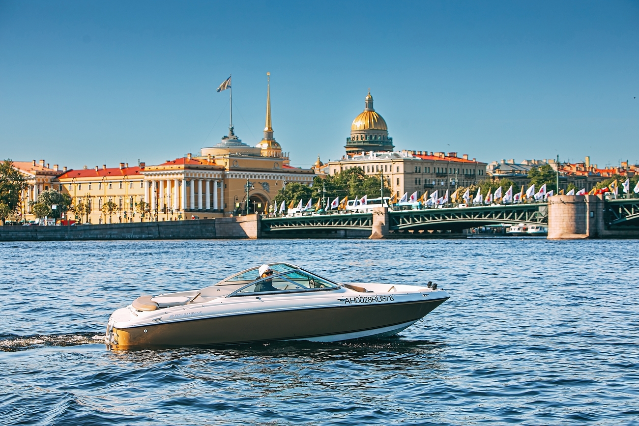 Водная прогулка на катере «Орион» в СПб