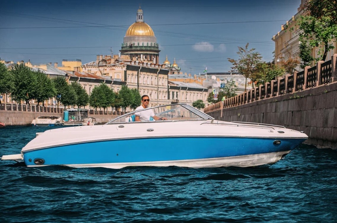 Катер «Зенит» на воде в Петербурге — фото 16
