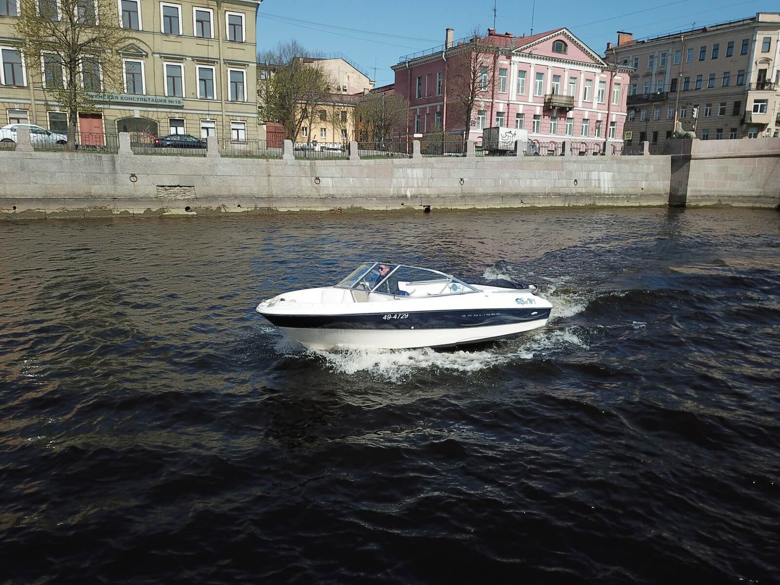 Водная прогулка на катере «Борт №1» в СПб