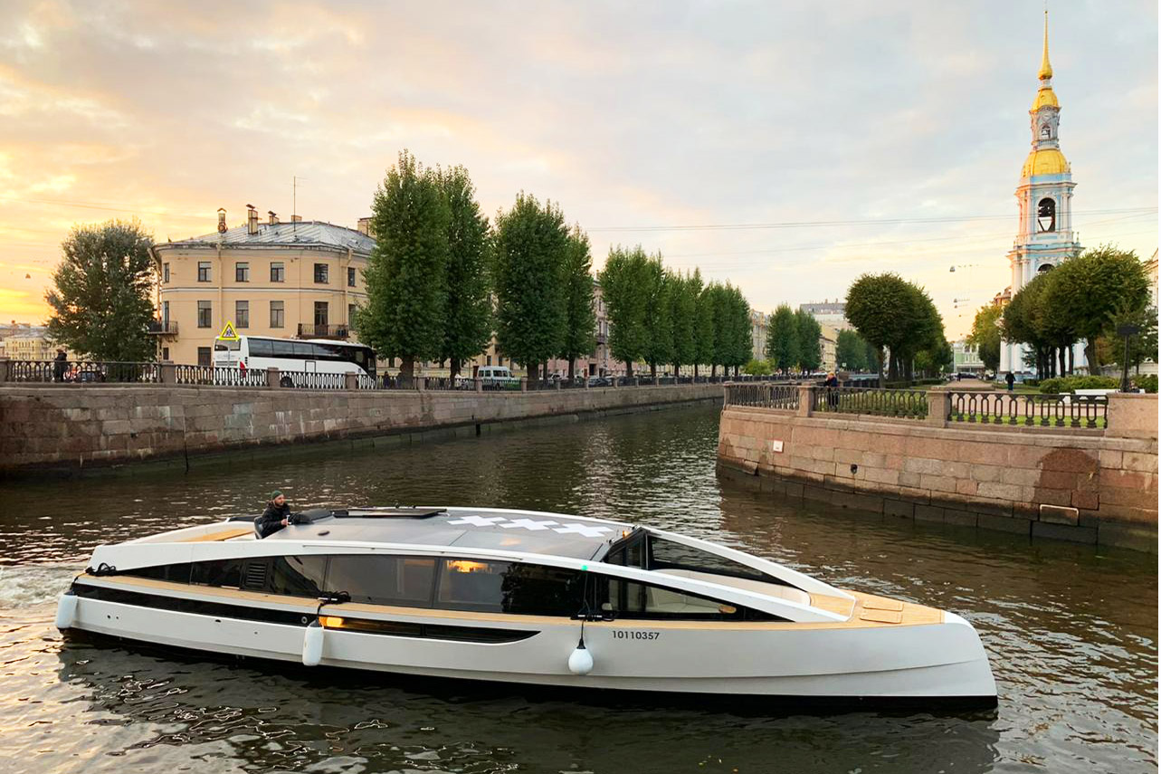 Катер «Амстердам» на воде в Петербурге — фото 16