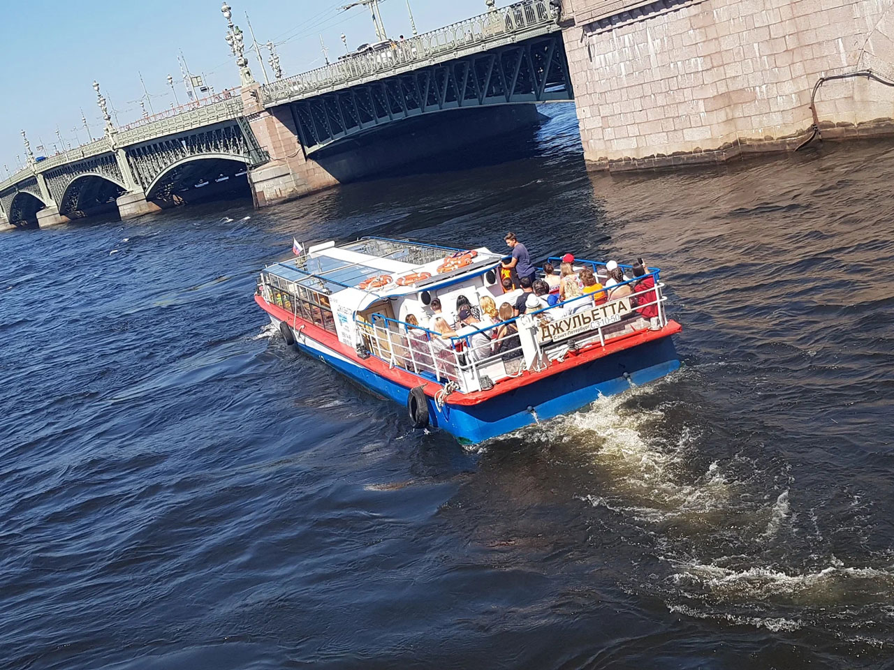 Теплоход «Джульетта» — прогулка по Неве