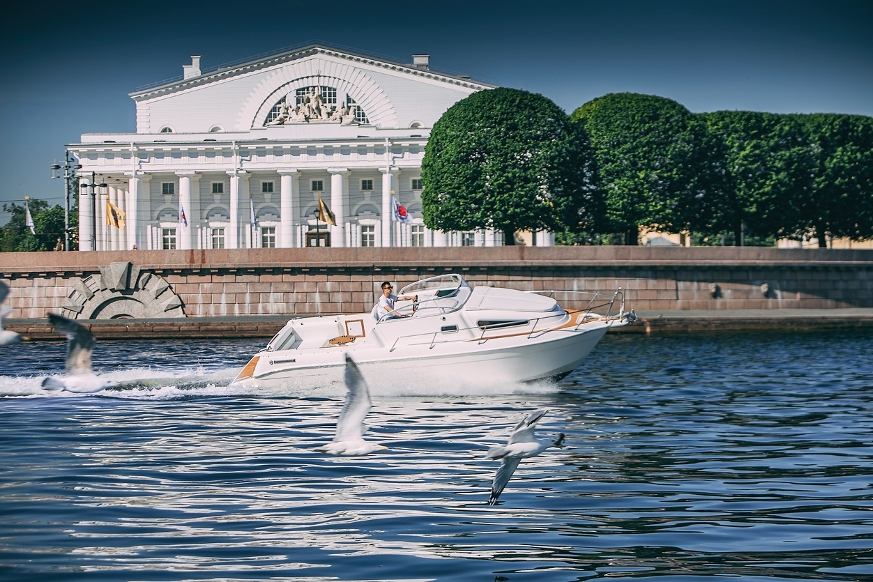 Водная прогулка на катере «Нептун» в СПб