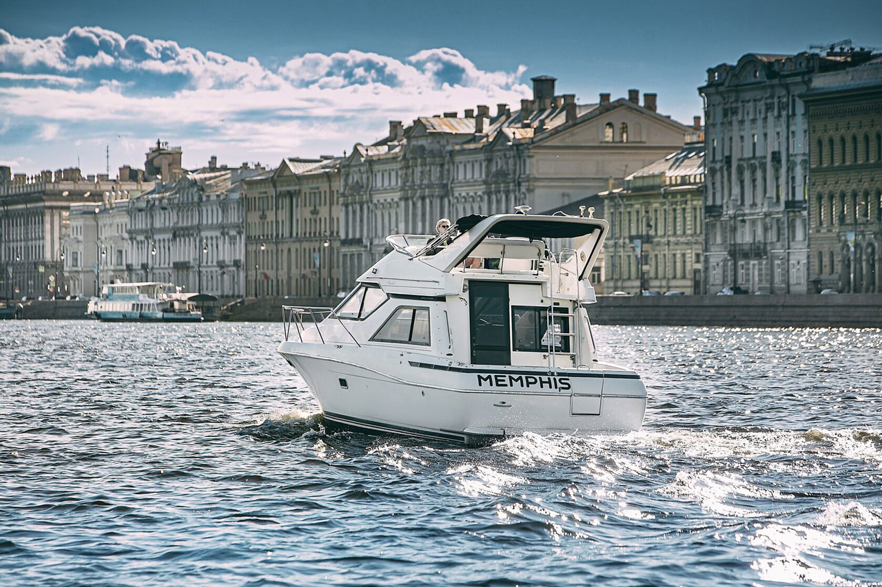 Яхта «Мэмфис» на воде в Петербурге — фото 16