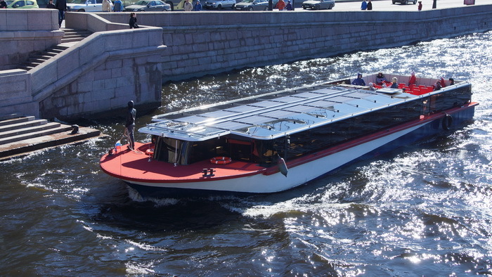 Теплоход «Центурион» на воде в Петербурге — фото 16