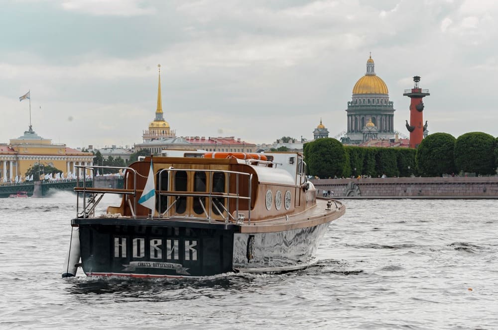 Катер «Новик» — прогулка по Неве