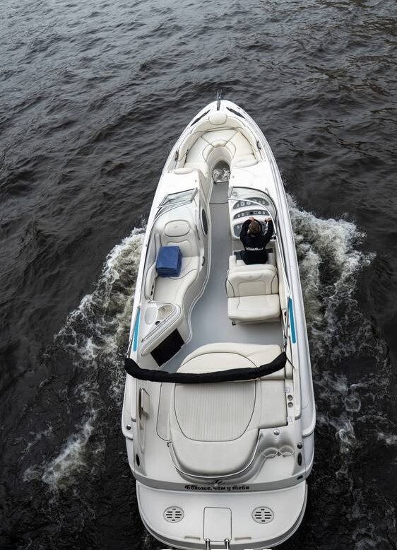 Катер «Монтерей (Monterey) 298 SS» — вид с воды