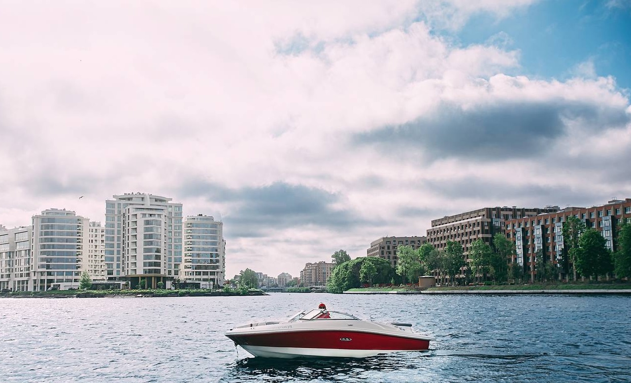 Катер «Корса» на воде в Петербурге — фото 16