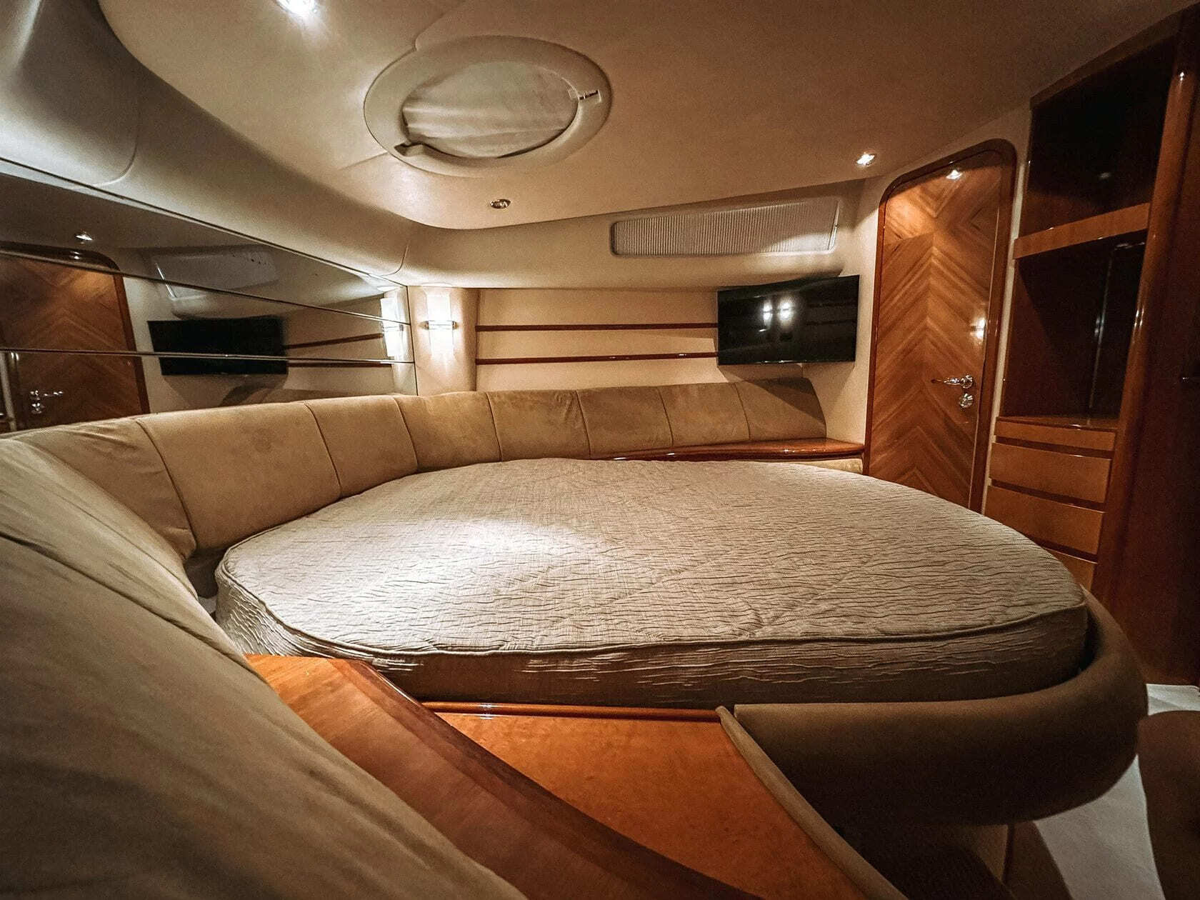 Яхта «Азимут 46 / Azimut 46» — прогулка по Неве — фото 14