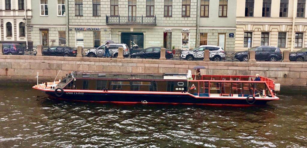 Прокат теплохода «Ария» с капитаном в СПб