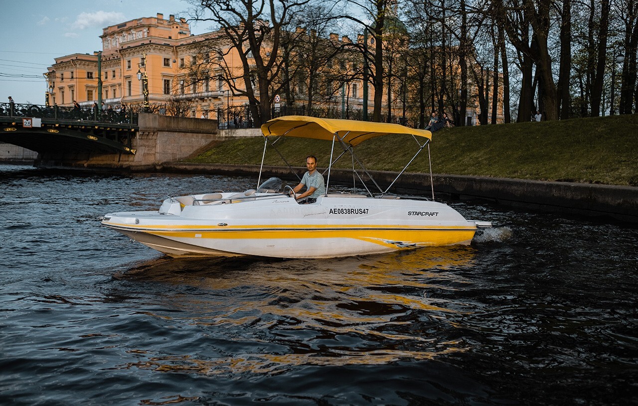 Прогулка на катере «Аврора» по каналам СПб