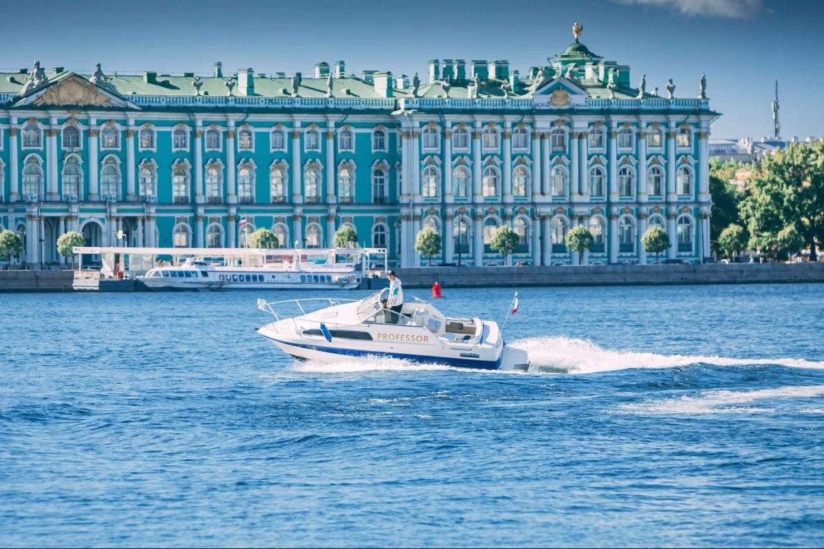 Прогулка на катере «Профессор» по каналам СПб