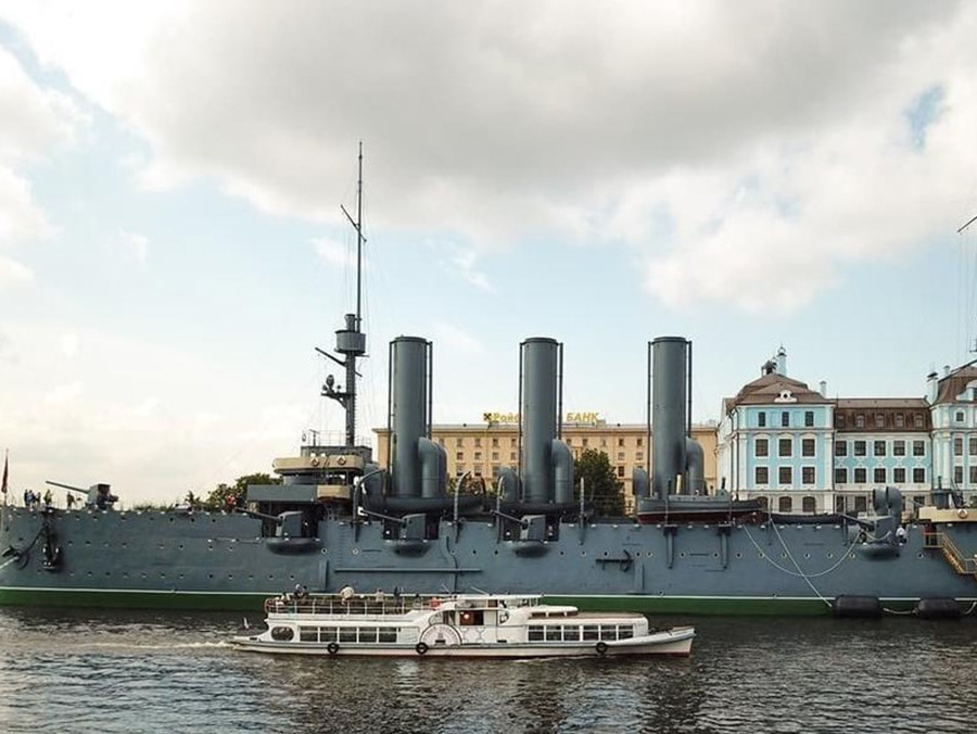 Водная прогулка на теплоходе «Сенатор» в СПб
