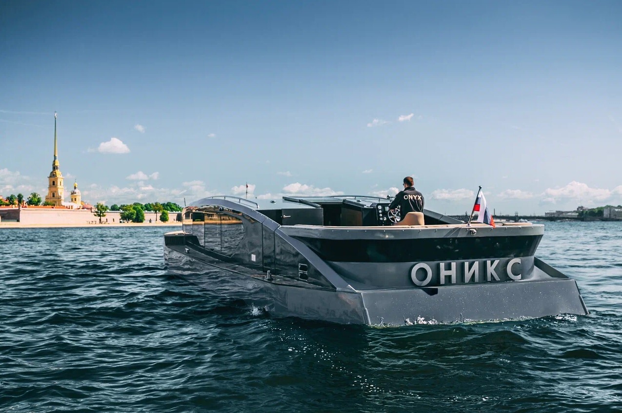 Яхта «Оникс (Onyx)» — прогулка по Неве