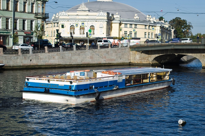 Теплоход «Государь» на воде в Петербурге — фото 16