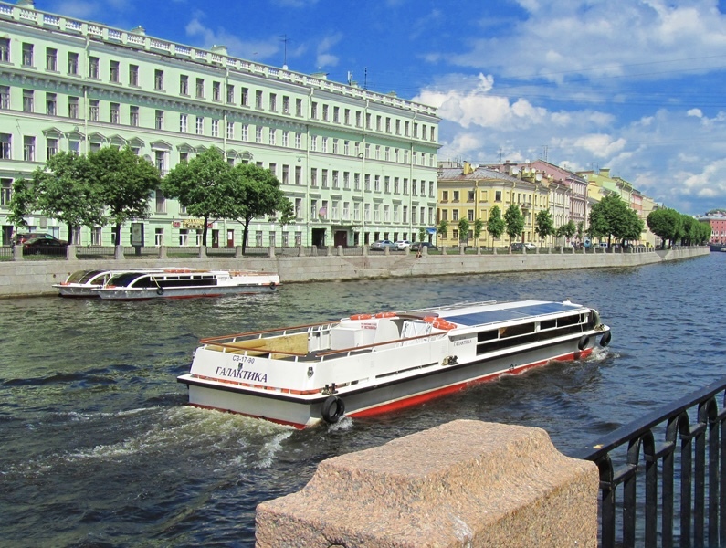 Теплоход «Галактика» на воде в Петербурге — фото 16