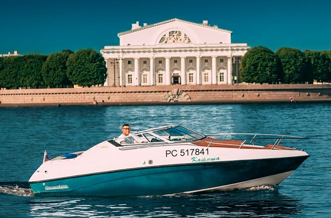Прокат катера «Катюша» с капитаном в СПб