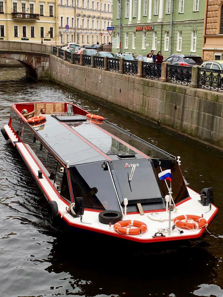 Теплоход «Ария» на воде в Петербурге — фото 16
