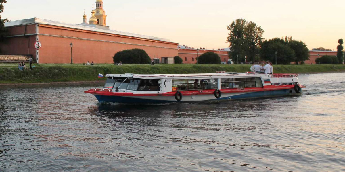Прокат теплохода «Маргарита» с капитаном в СПб — фото 15