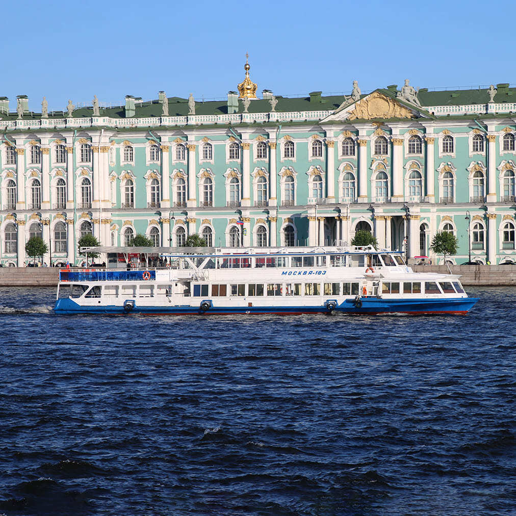 Теплоход «Москва 183» на воде в Петербурге — фото 16