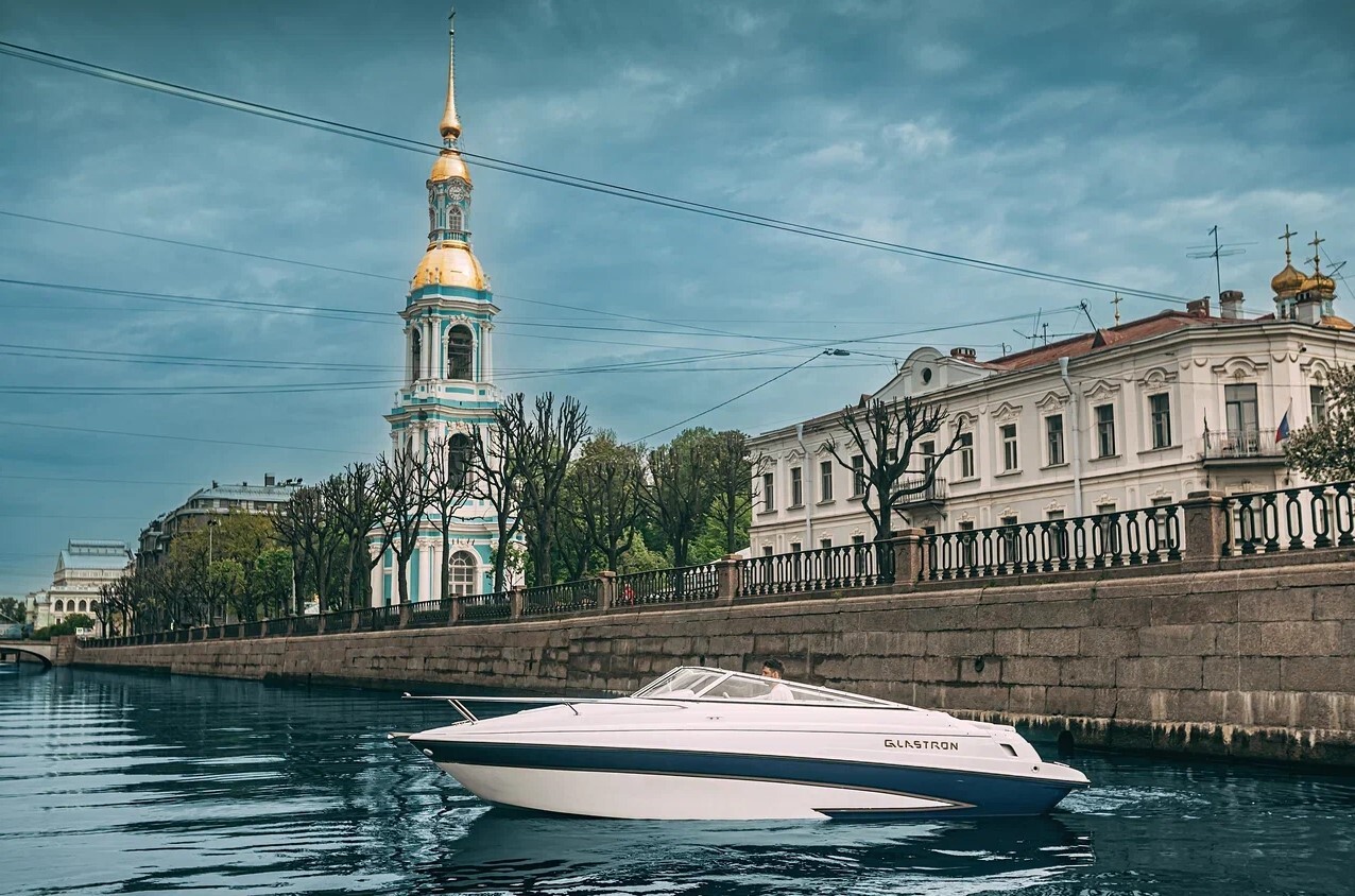 Катер «Виртуоз» — прогулка по Неве