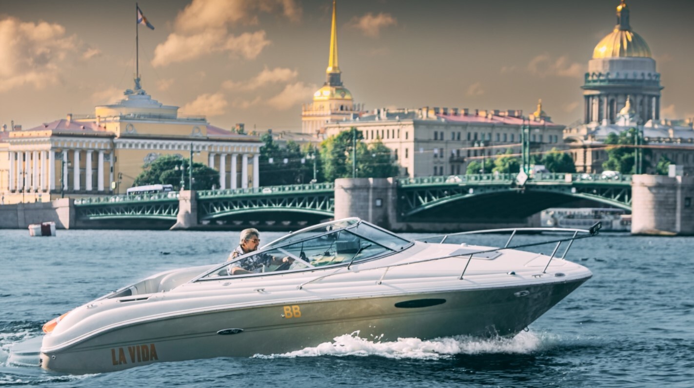 Прокат катера «Ла Вида / La Vida» с капитаном в СПб — фото 15