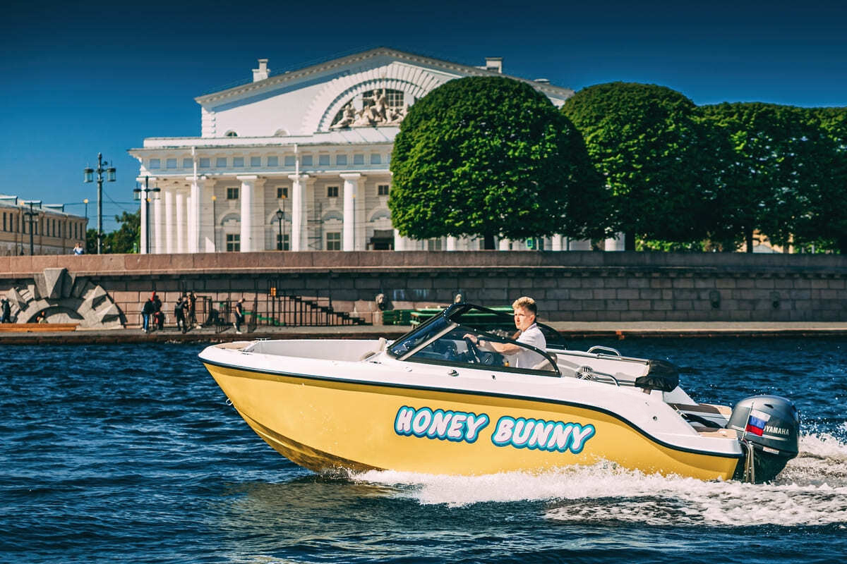 Прокат катера «Хани Банни / Honey Bunny» с капитаном в СПб — фото 15