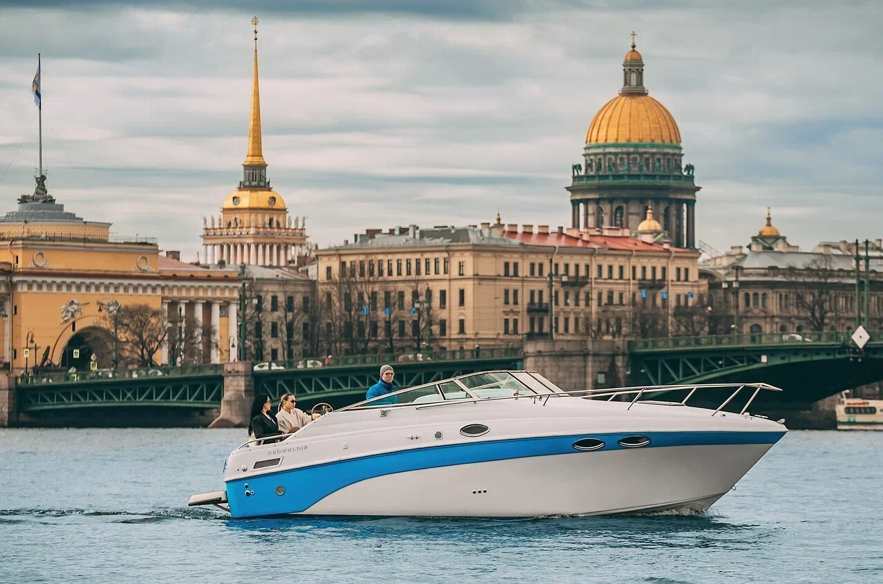 Катер «Мира» — прогулка по Неве