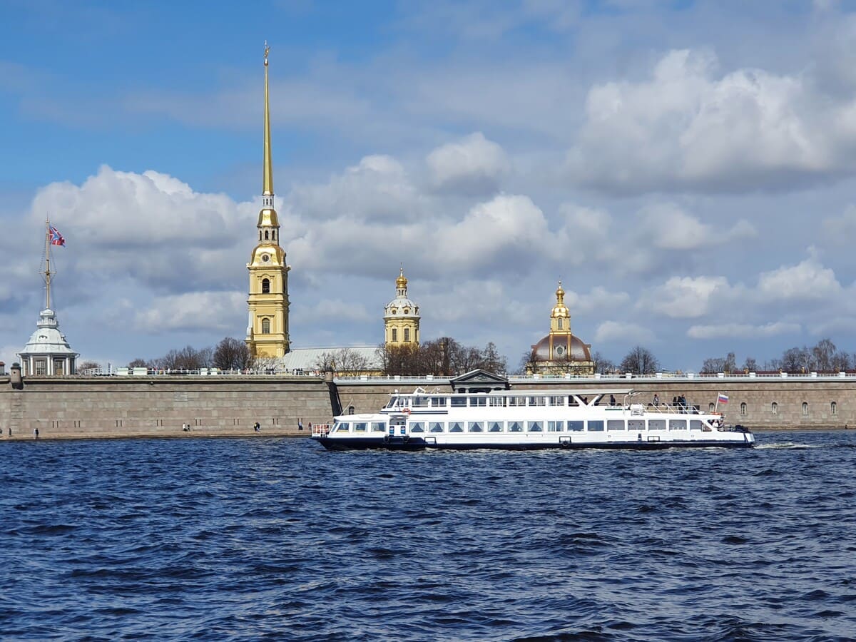 Аренда теплохода в Санкт-Петербурге — 24КатерСПб