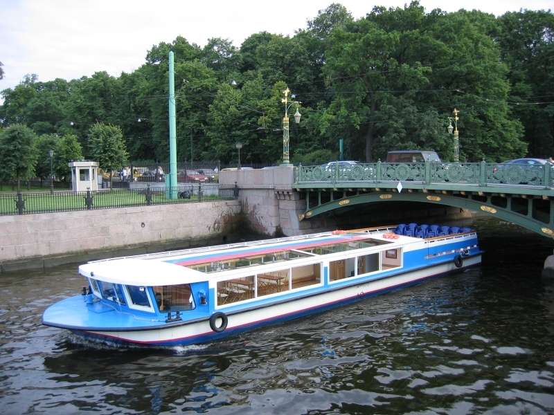 Теплоход «Юсупов» на воде в Петербурге