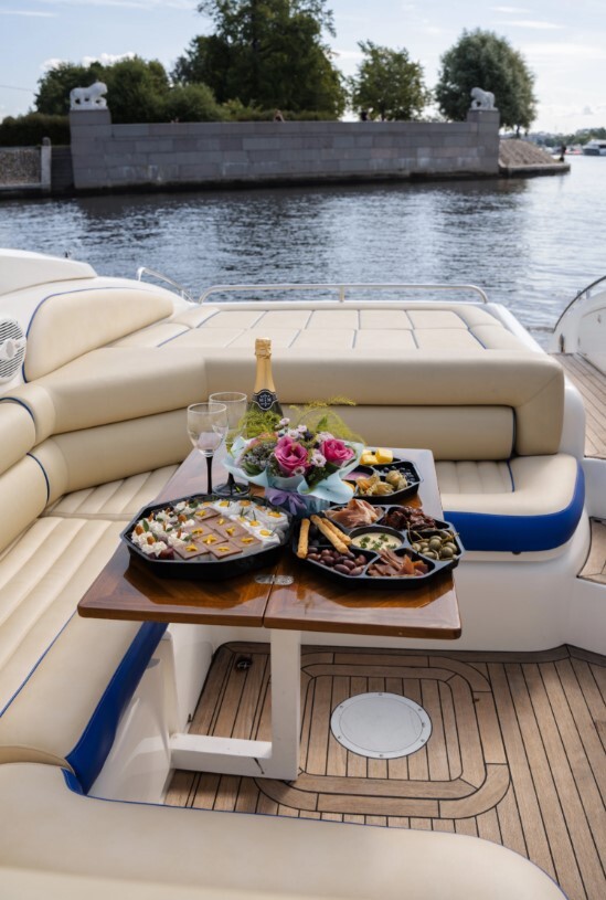 Аренда катера «Сансикер Sunseeker 48» в Санкт-Петербурге — фото 13