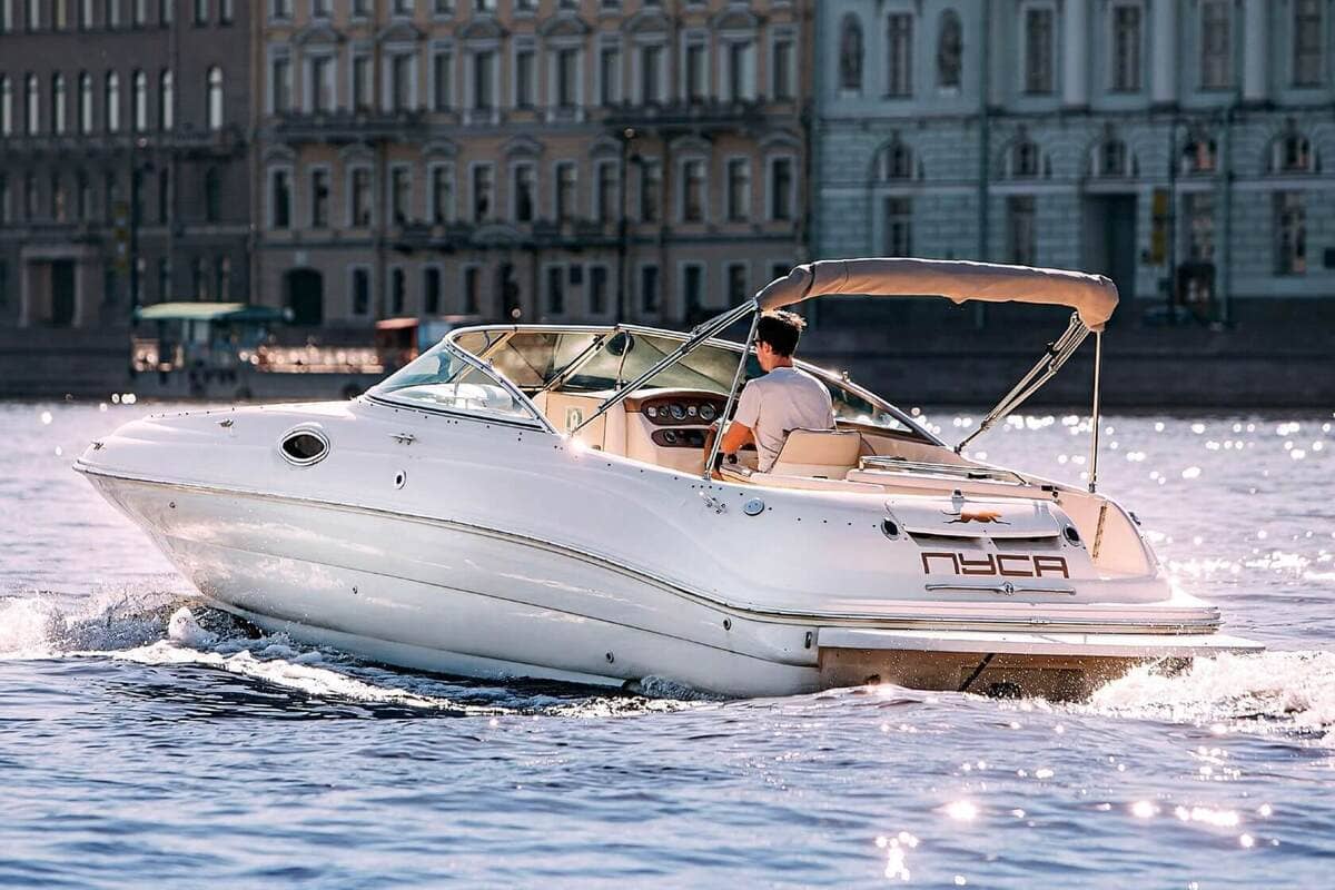 Аренда катера «Пуса» для отдыха на воде