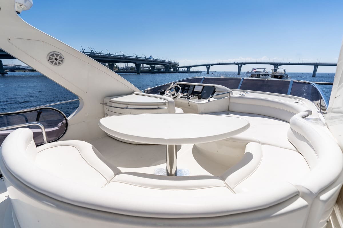 Аренда яхты «Азимут 55 / Azimut 55» для отдыха на воде