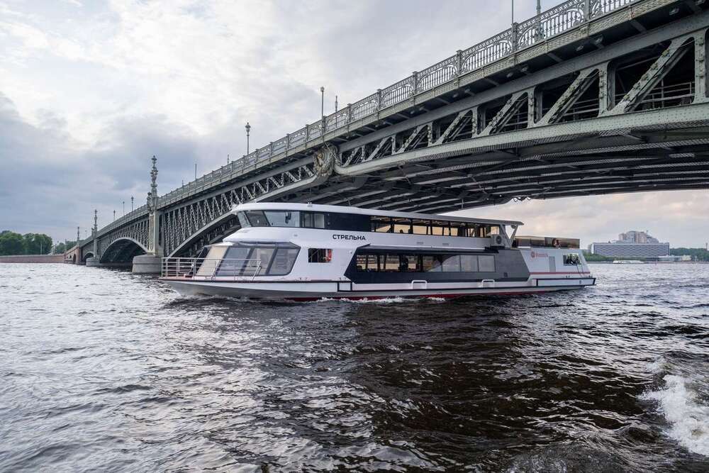 Аренда теплохода «Стрельна» — Санкт-Петербург