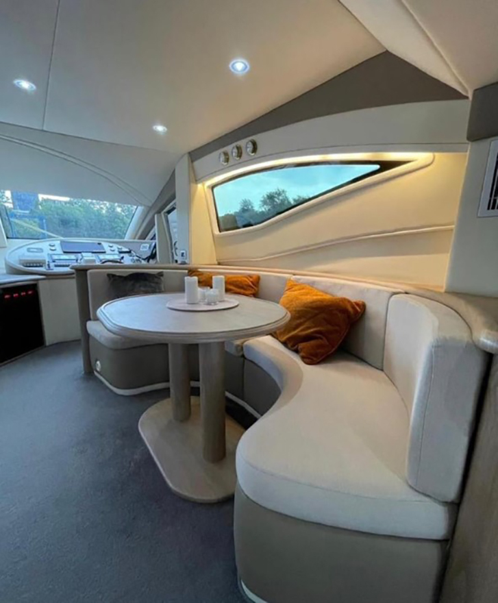 Яхта «Concept 62 / Концепт 62» на воде в Петербурге