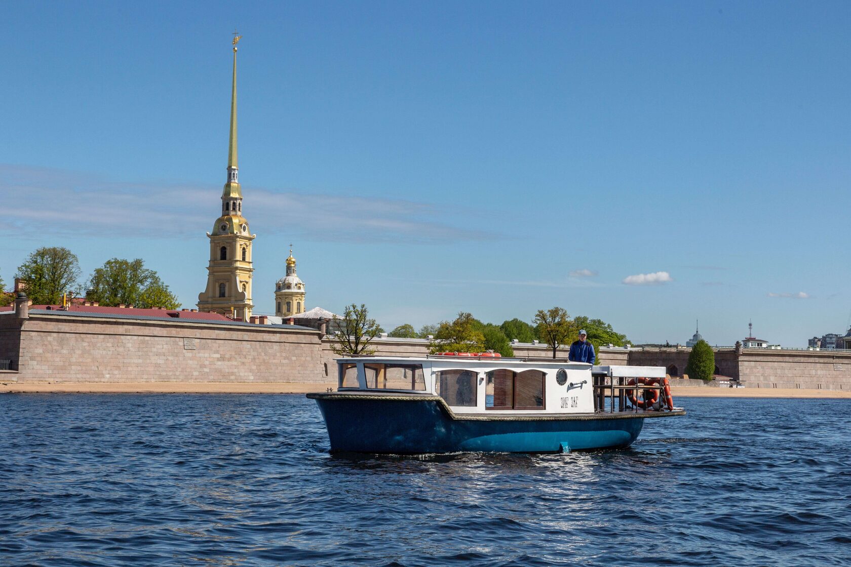 Водная прогулка на теплоходе «Зиг-Заг» в СПб