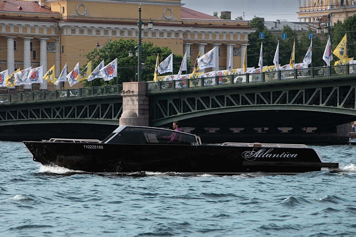 Водная прогулка на катере «Атлантика» в СПб