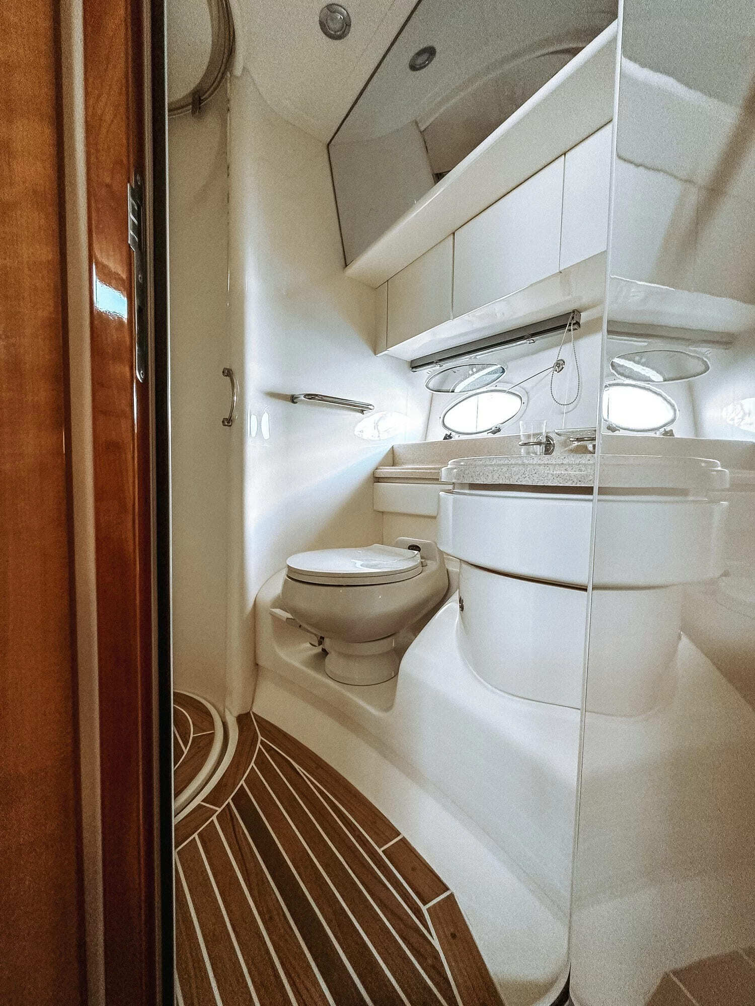 Прокат яхты «Азимут 46 / Azimut 46» с капитаном в СПб — фото 15