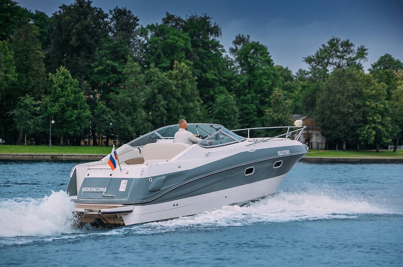 Водная прогулка на катере «Неоклассика» в СПб