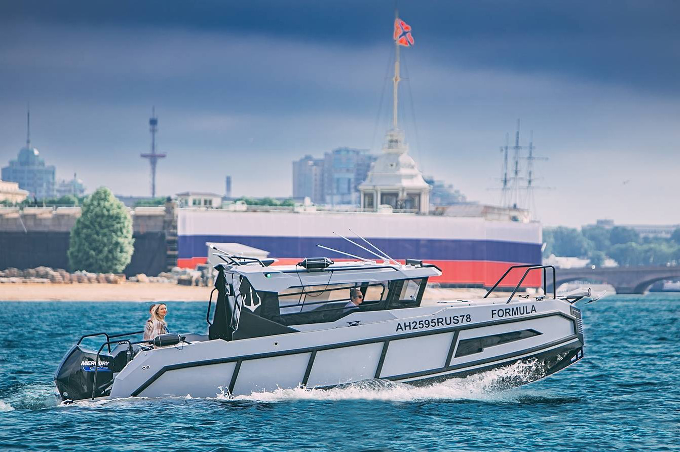 Катер «Формула А8» — экскурсия по Неве и Финскому заливу
