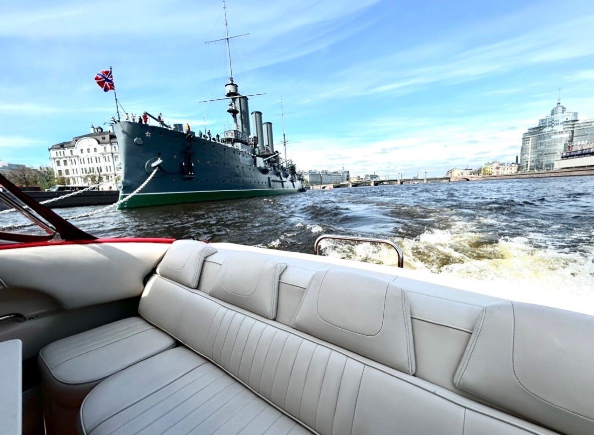 Заказать катер «Конфетка» для водной прогулки