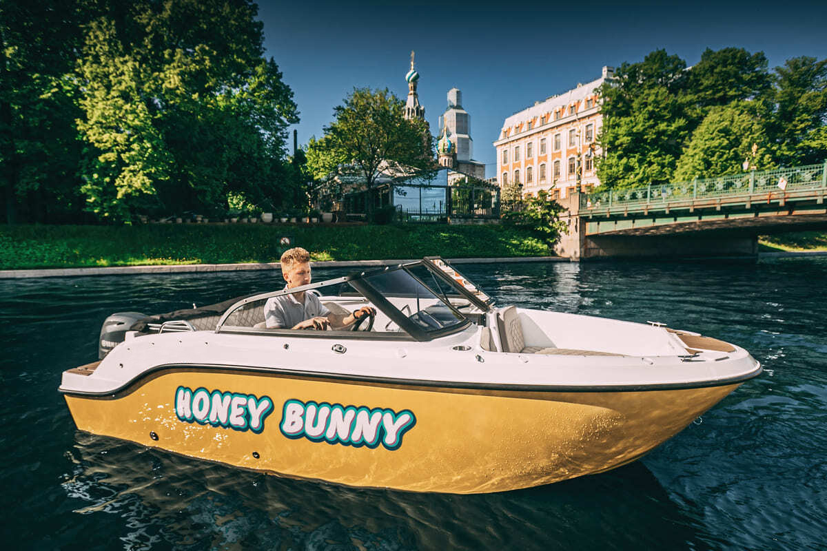 Заказать катер «Хани Банни / Honey Bunny» для водной прогулки