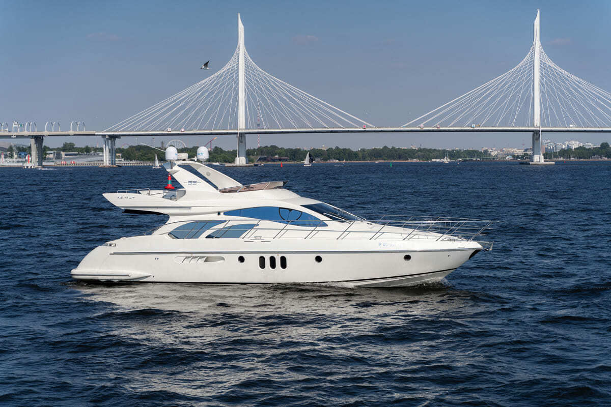 Яхта «Азимут 55 / Azimut 55» на воде в Петербурге — фото 16