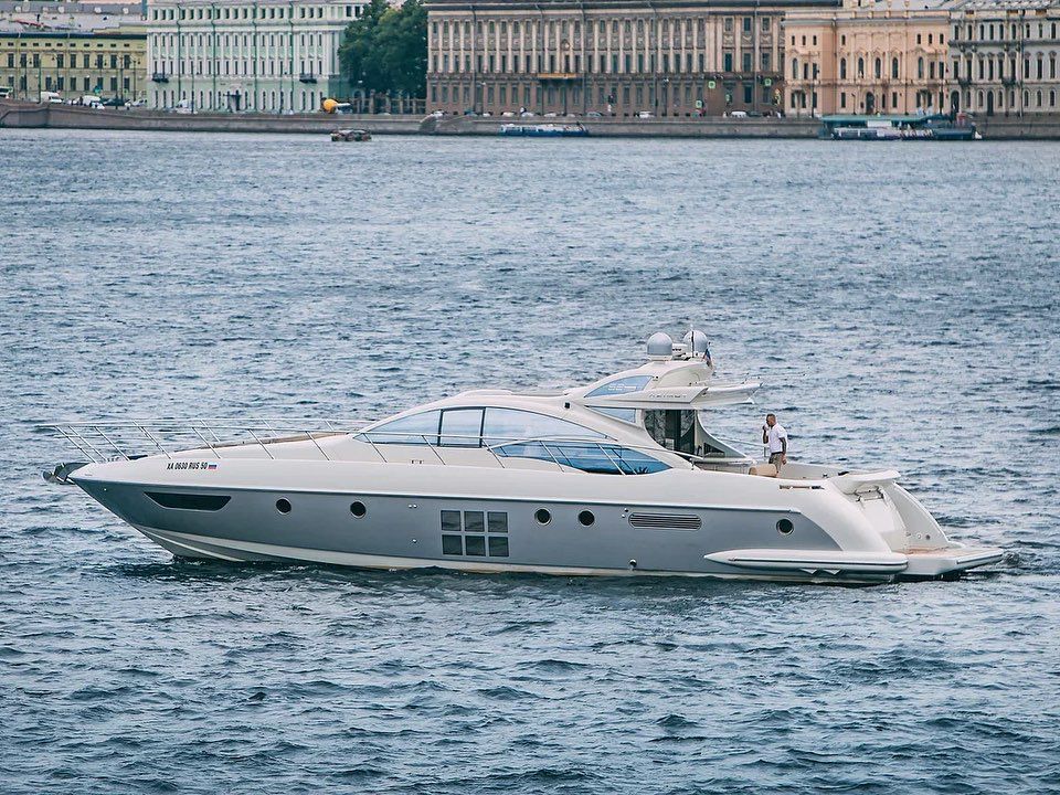 Яхта Azimut 62