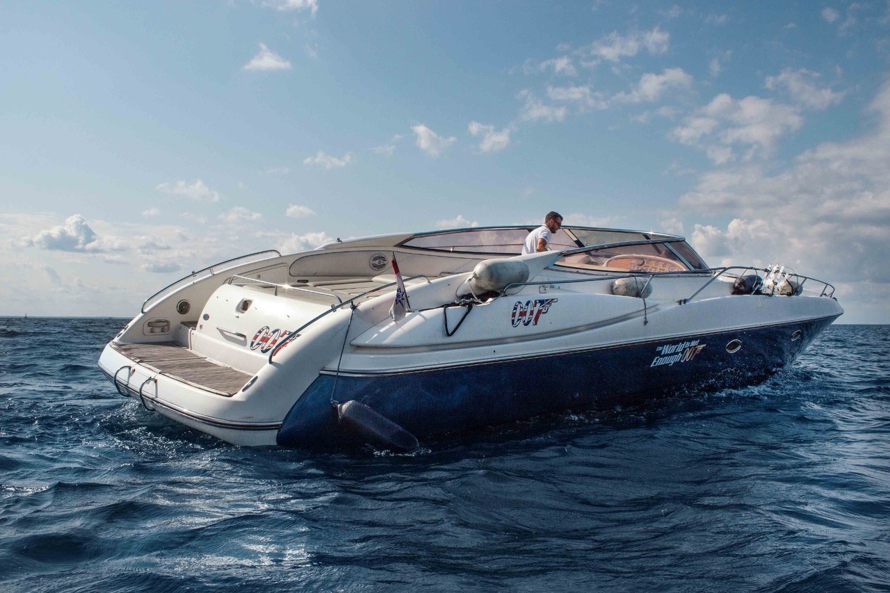 Заказать катер «Сансикер Sunseeker 48» для водной прогулки