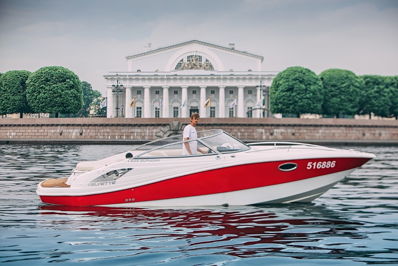 Катер «Эйфория / Euphoria Velvette 25» — прогулка по Неве