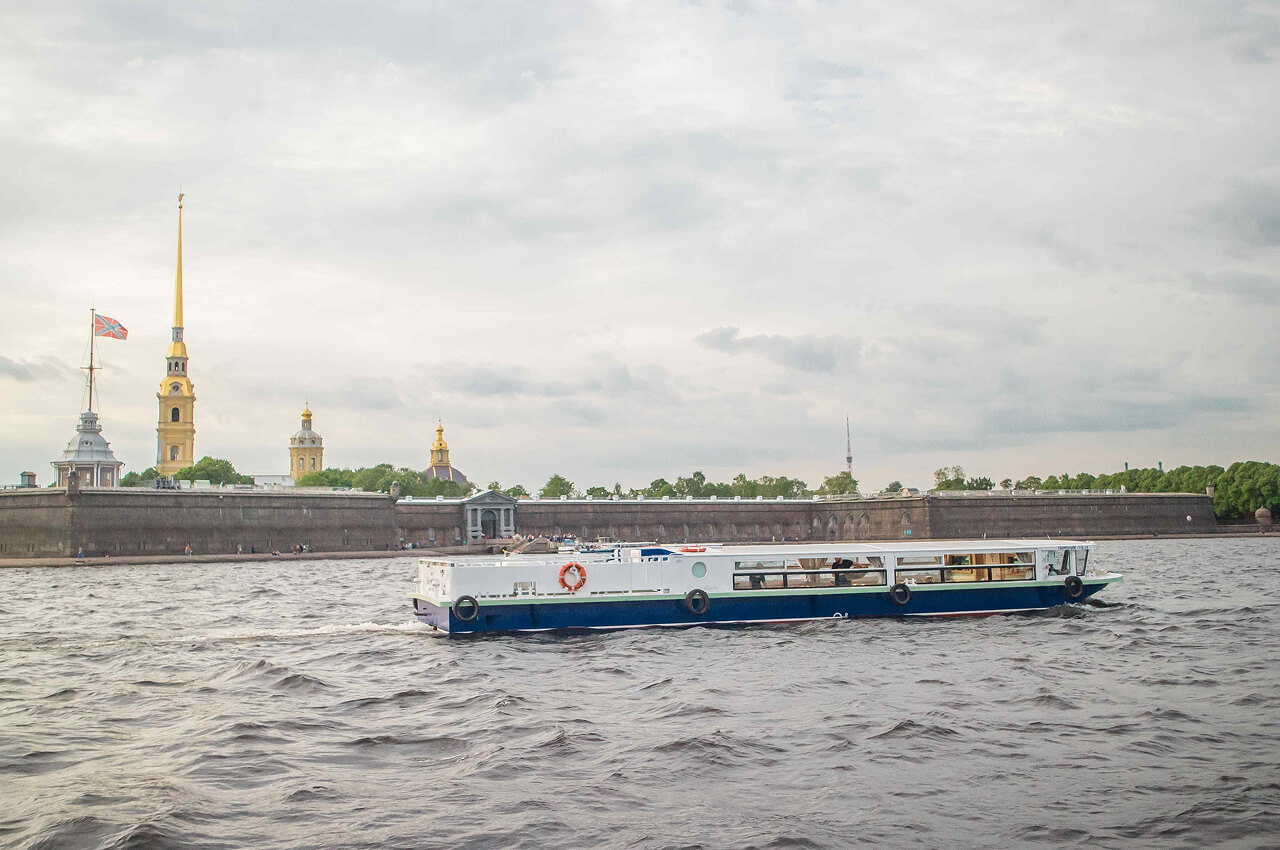 Теплоход «Гармония» — прогулка по Неве